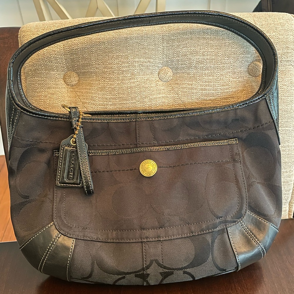 2002 vintage, like new condition, black Coach purse